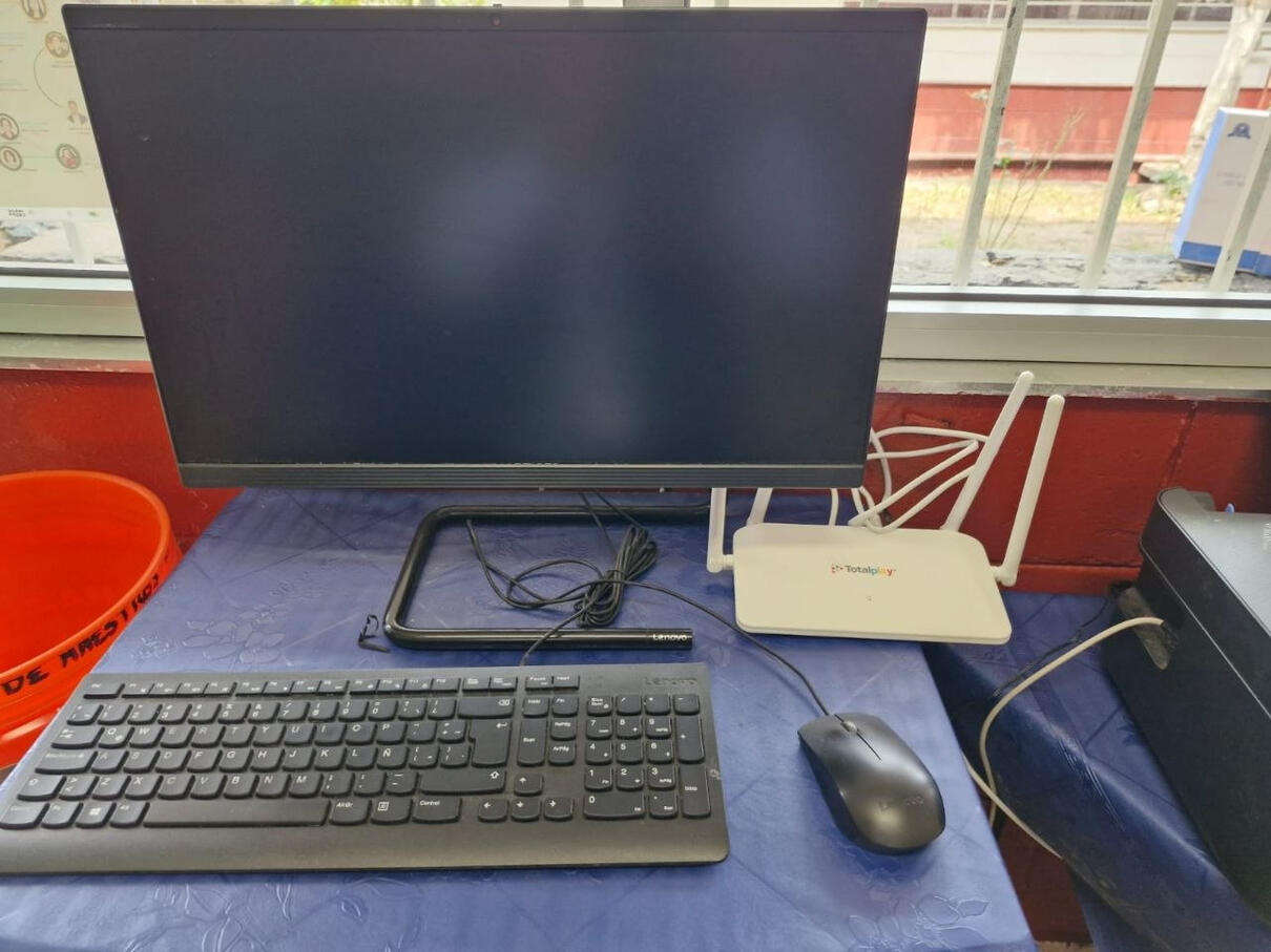 Ampliación de Wi-Fi en el plantel con repetidores.